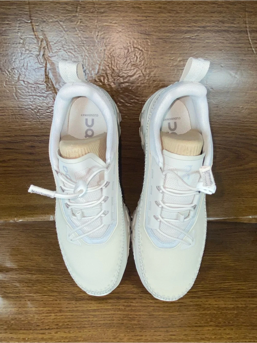 ON Cloud Women's Cloudaway 2 in Sand/Ice size 8 - Picture 8 of 9